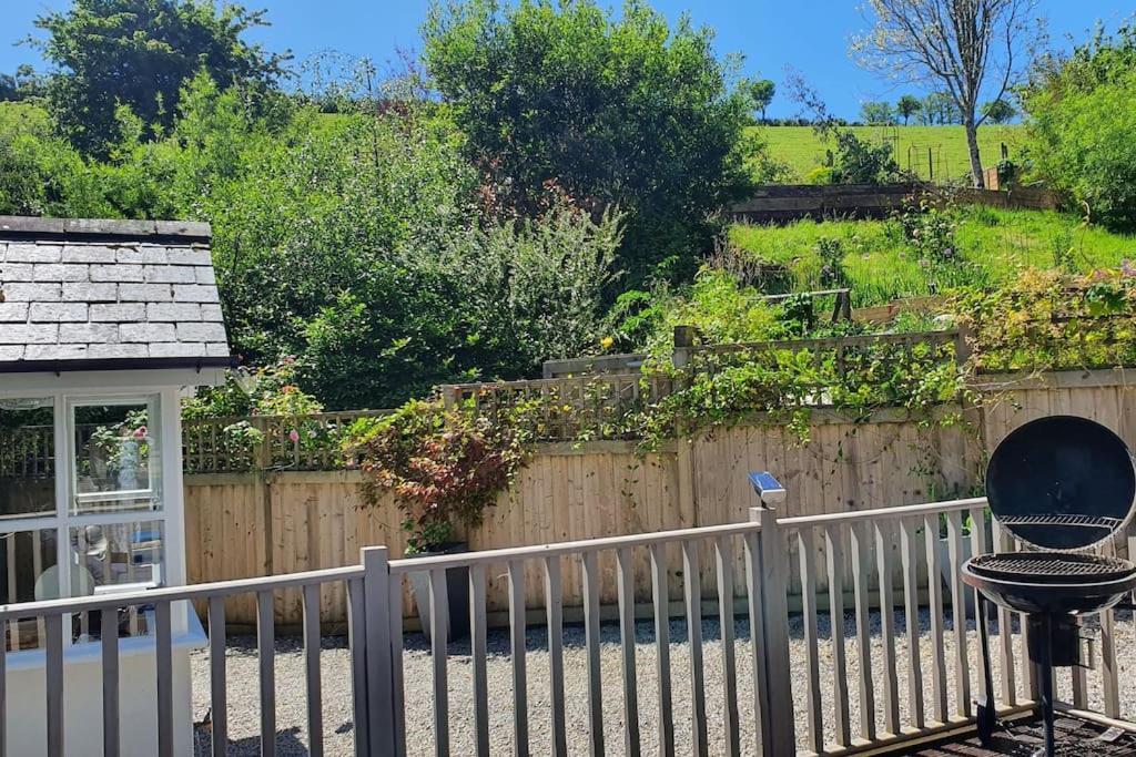 Bijou Coastal Apartment In Polperro With Hot Tub Onsite Parking Downhill Walk To Village מראה חיצוני תמונה